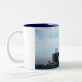 Detroit-Skyline Zweifarbige Tasse (Links)