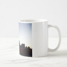 DetroitSkyline an der Dämmerungs-Tasse