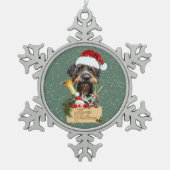 Deutsch Drahthaar, Frohe Weihnachten! Schaltfläche Schneeflocken Zinn-Ornament (Vorderseite)