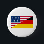 Deutsche amerikanische Flagge Stolz US Deutschland Button<br><div class="desc">Zeigen Sie Ihren Stolz in Ihrem deutschen amerikanischen Erbe mit diesem Doppel-Flaggenlogo US Deutschland</div>