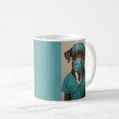 Deutsche Dogge in OP-Kleidung Kaffeetasse (VorderseiteRechts)