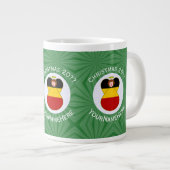 Deutsche Engel-Weihnachtsfahne Personalisiert Jumbo-Tasse (Vorderseite Rechts)