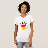 Deutsche Flagge auf einem T - Shirt der Handfrauen (Vorne ganz)