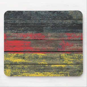 Deutsche Flagge auf rauem Holz verschalt Effekt Mousepad