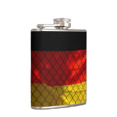 Deutsche Flagge hinter Kettenverbindungszaun Flachmann (Rechts)