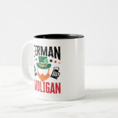Deutsche Hooligan Deutschland St Patricks Day Zweifarbige Tasse (Vorderseite Links)