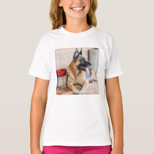 Deutsche Schafe im Wasserbecken T-Shirt