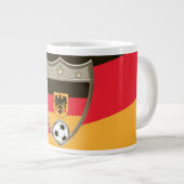 Deutscher Fußball 20oz. Jumbo-Tasse (Vorderseite Rechts)