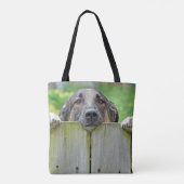 Deutscher Hirte mit Blick auf Zaun Tasche (Rückseite)