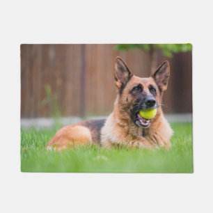 Deutscher Hirte mit Tennisball Fußmatte