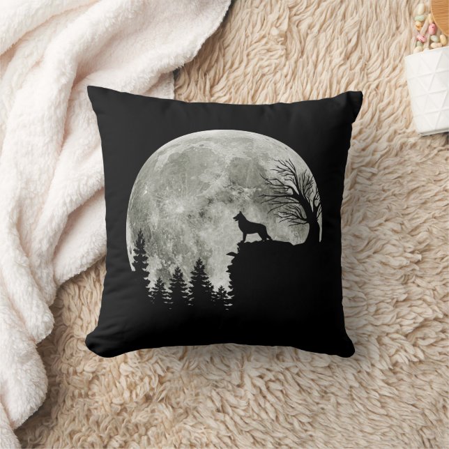 Deutscher Hirte, Stehend auf Mountain Halloween Kissen (Decke)