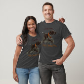 Deutscher Kurzzeiger - Geborener Jäger T-Shirt (Unisex)