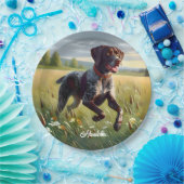 Deutscher Kurzzeitpointer läuft Pappteller (Party)