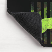Deutscher Schäferhund erschüttert US-Flagge Camouf Mousepad (Ecke)