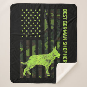 Deutscher Schäferhund erschüttert US-Flagge Camouf Sherpadecke