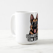 Deutscher Schäferhund im Dienst - Geschenk mit Son Kaffeetasse (Vorderseite Links)