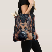 Deutscher Schäferhund in Blättern Tasche (Von Nahem)
