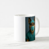 Deutscher Schäferhund in OP-Kleidung Kaffeetasse (VorderseiteRechts)