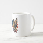 Deutscher Schäferhund mit amerikanischer Flagge Kaffeetasse (VorderseiteRechts)