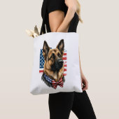 Deutscher Schäferhund mit amerikanischer Flagge Tasche (Von Nahem)