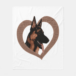Deutscher Schäferhund mit Herz-Shaped Word Art Fleecedecke