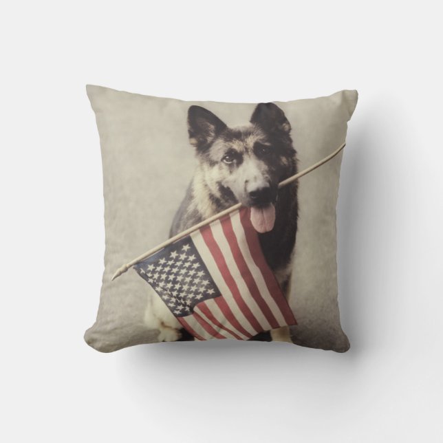 Deutscher Schäferhund mit US-Flagge Kissen (Vorderseite)
