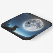 Deutscher Schäferhund sieht Weihnachtsmann und Ren Pappteller (Gewinkelt)