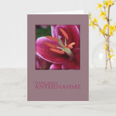 Deutsches Beileid Pink Tiger Lily Karte (Gelbe Blume)