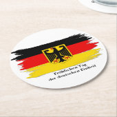 Deutsches Flag "Text Germany Unity Day" bearbeiten Runder Pappuntersetzer (Angewinkelt)