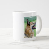 Deutsches Hirtenbild Jumbo-Tasse (Vorderseite Rechts)