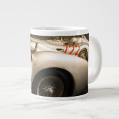 Deutschland, Baden-Württemberg, Stuttgart. Jumbo-Tasse (Vorderseite Rechts)