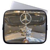 Deutschland, Baden-Württemberg, Stuttgart. Mercede Laptopschutzhülle (Vorderseite)