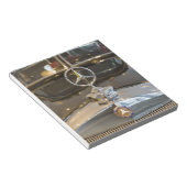 Deutschland, Baden-Württemberg, Stuttgart. Mercede Notizblock (angewinkelt)