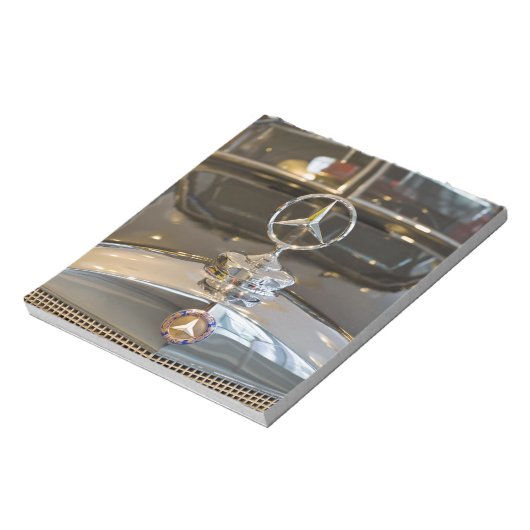 Deutschland, Baden-Württemberg, Stuttgart. Mercede Notizblock (Rotiert)