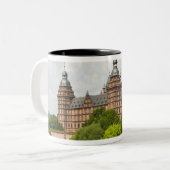 Deutschland, Bayern, Bayern, Aschaffenburg. Zweifarbige Tasse (Vorderseite Links)
