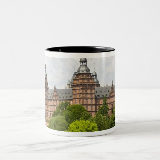 Deutschland, Bayern, Bayern, Aschaffenburg. Zweifarbige Tasse (Mittel)