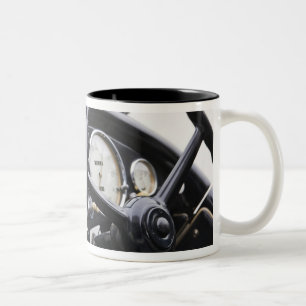 Deutschland, Bayern-Bayern, München. BMW Welt Aut Zweifarbige Tasse