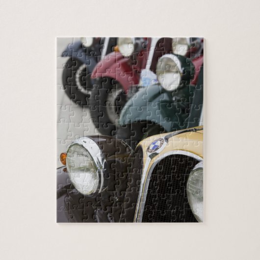 Deutschland, Bayern-Bayern, München. BMW Welt Auto Puzzle (Vertikal)