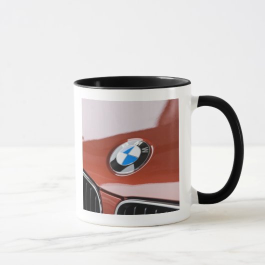 Deutschland, Bayern-Bayern, München. BMW Welt Auto Tasse (Rechts)