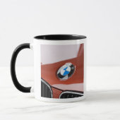 Deutschland, Bayern-Bayern, München. BMW Welt Auto Tasse (Links)