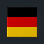 Deutschland Button<br><div class="desc">Flagge Deutschlands. Die Flagge Deutschlands ist eine Trikolore, die aus drei gleichen horizontalen Bändern besteht, die die Landesfarben Deutschland zeigen: Schwarz, Rot und Gold. Die Fahne wurde 1919, während der Weimarer Republik, erstmals als Nationalflagge des modernen Deutschlands adoptiert. Die Farbschemata von schwarz-rot-gold und schwarz-weiß-rot haben eine wichtige Rolle in der...</div>