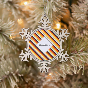 Deutschland Deutsche Flagge Schwarz gefliest Perso Schneeflocken Zinn-Ornament