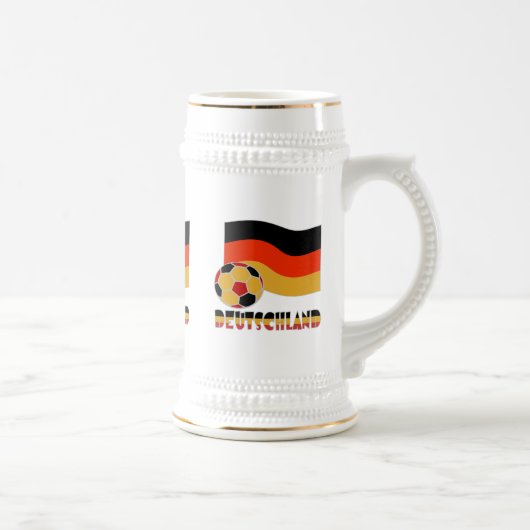 Deutschland Flagge und Fußball-Ball graue Grenze Bierglas (Rechts)