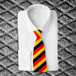Deutschland - Krawatte, Mode und deutsches Flaggen Krawatte<br><div class="desc">Neck Tie: Patriotische deutsche Flag-Mode-Streifen mit Wappen & Deutschland-Design - Liebe mein Land,  Bürokleidung,  Reisen,  Nationalpatrioten / Sportfans</div>