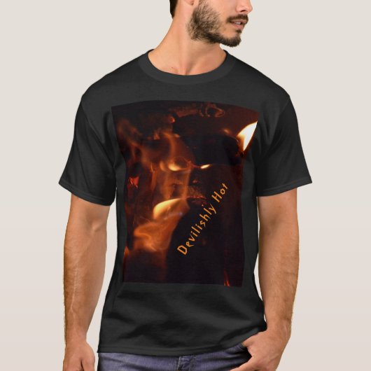 Devilish Burning Flames fotografisch anpassbar T-Shirt (Vorderseite)