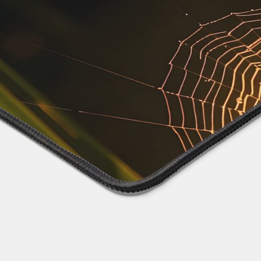 Dew Covered Spiderweb bei Sunrise Schreibtischunterlage (Ecke)
