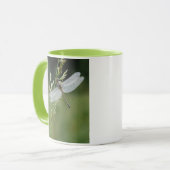 Dew deckte Darner Dragonfly Tasse (Vorderseite Links)