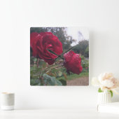 Dew Drop Rose Quadratische Wanduhr (Zuhause)