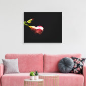 Dew-Kissed Allamanda im Dunkeln Leinwanddruck (Insitu (Wohnzimmer))