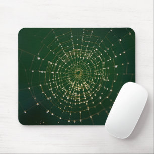Dew-Kissed Spider Web bei Morgendämmerung Mousepad